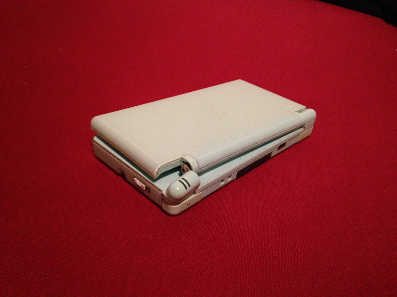 how to fix a broken Nintendo DS 2